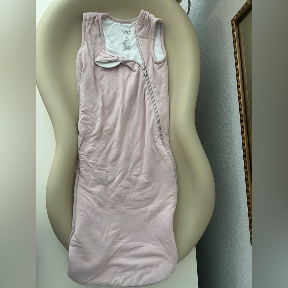 Kyte Baby- Blush 1.0 Sleep Sack Size Small
